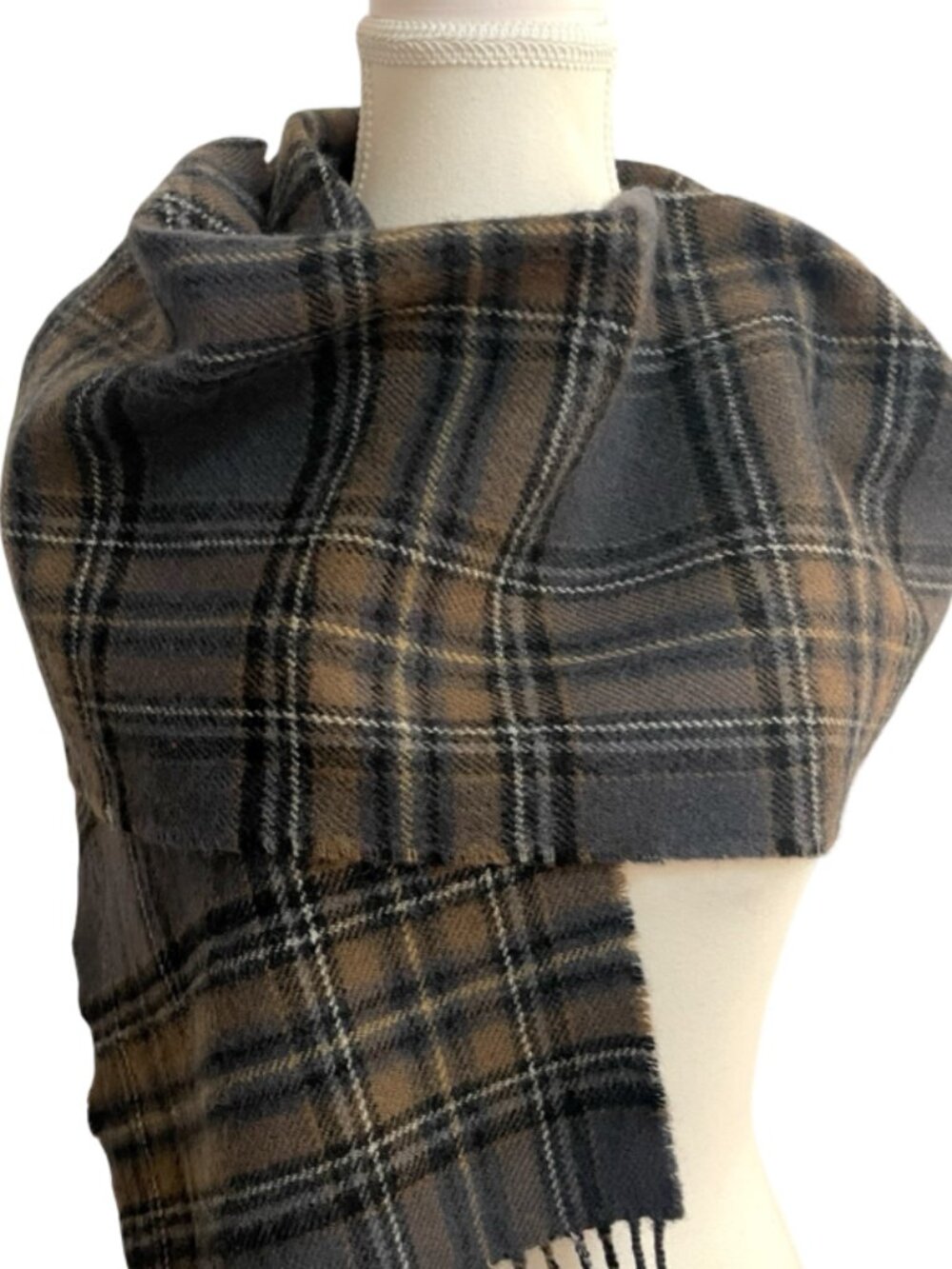 The Pulse 100% Wool Plaid Scarf – Made in Scotland – Grey & Camel
